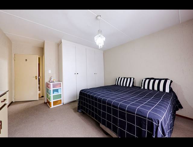 2 BEDROOM APARTMENT FOR SALE IN SUNNINGHILL